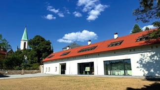 Úspěch v Čakovicích: Z chátrající sýpky vzniklo komunitní centrum plné života