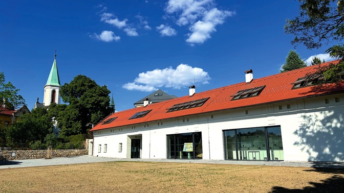 Úspěch v Čakovicích: Z chátrající sýpky vzniklo komunitní centrum plné života