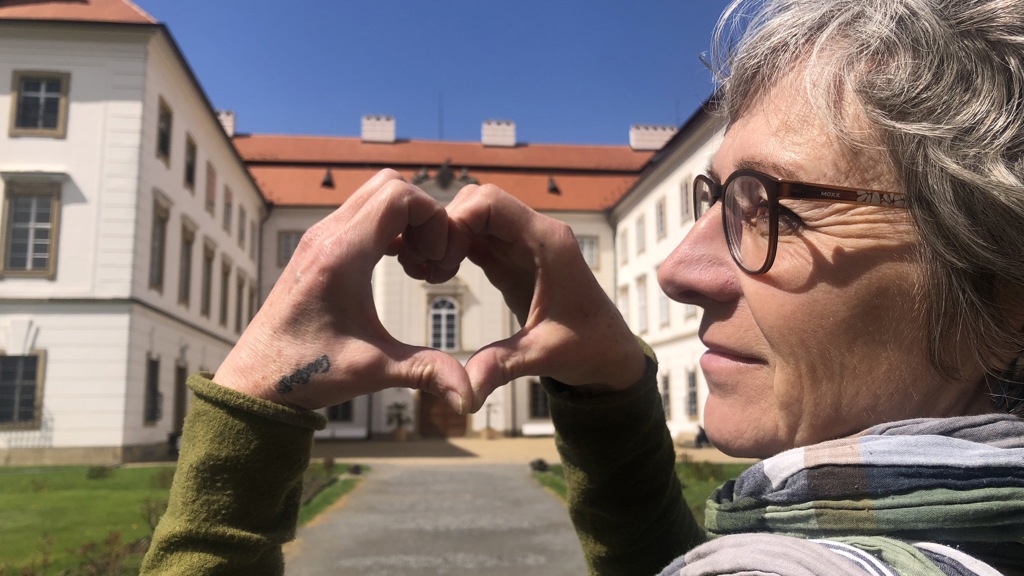 Místní tu vyrůstali, krmili kačeny a prolézali stromy v aleji.
Místní tu vyrůstali, krmili kačeny a prolézali stromy v aleji.
