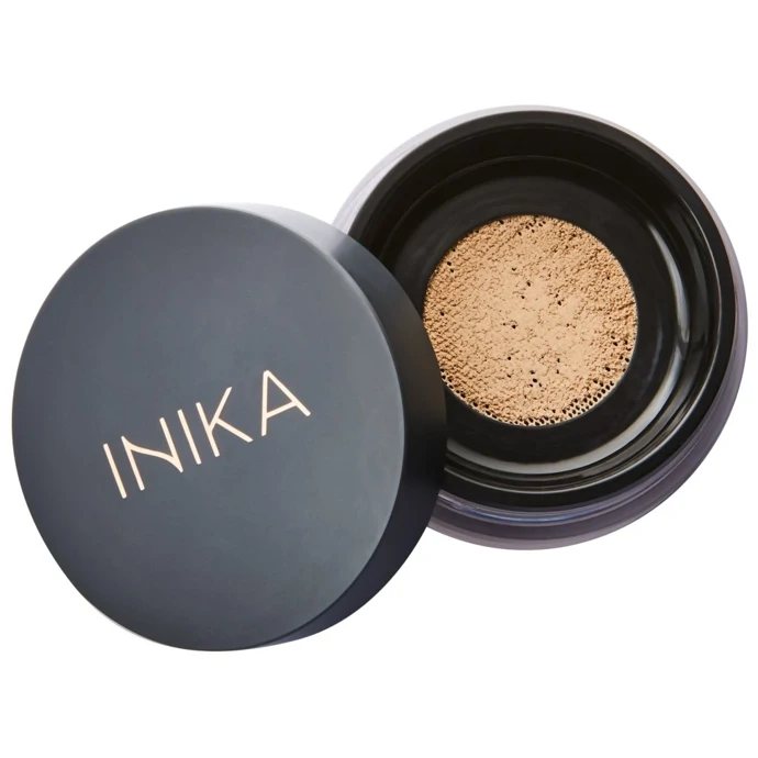 Minerální make-up Inika Organic, 1 250 Kč, prodává Líčírna