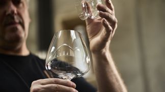 La Gironde Collection vzdává hold vinařskému regionu Bordeaux a jeho tekoucím řekám i tradici.
