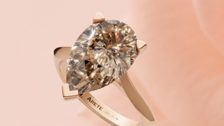 Prsten s diamantem Prsten s diamantem