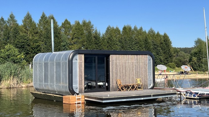 Lipno, kterému se říká české moře, bylo jednoznačnou volbou. Východ slunce a mlžný opar nad ranní vodní hladinou, stejně tak zapadající slunce s jedinečným výhledem je nezapomenutelným zážitkem.
