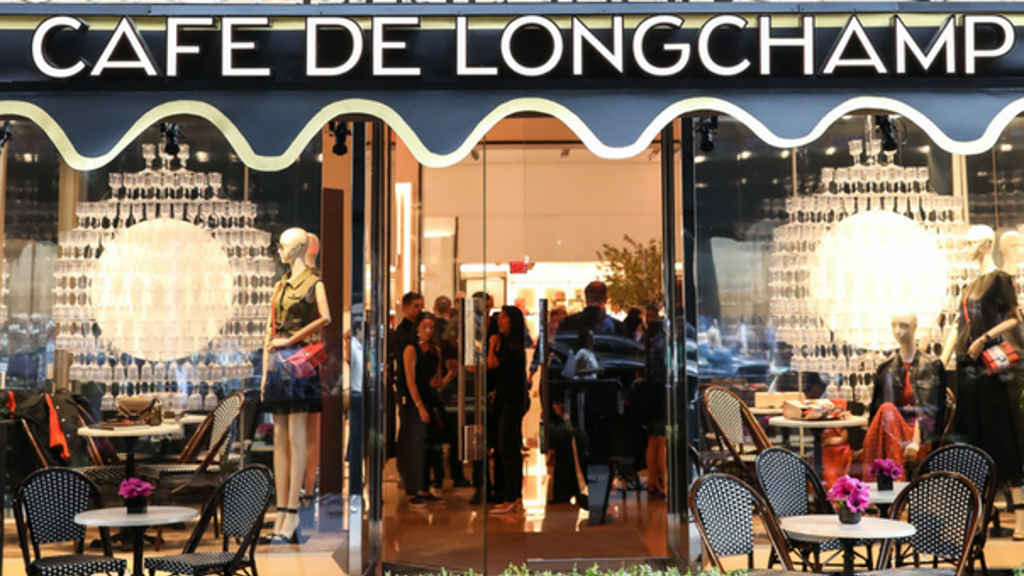 Nový butik značky Longchamp dodal Páté Avenue francouzský šarm