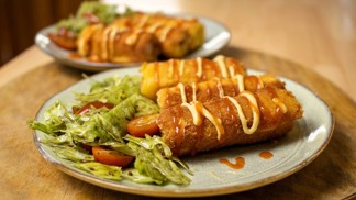Proslulé rychlé občerstvení ve speciálním provedení: Domácími křupavými hot dogy uctíte i návštěvu