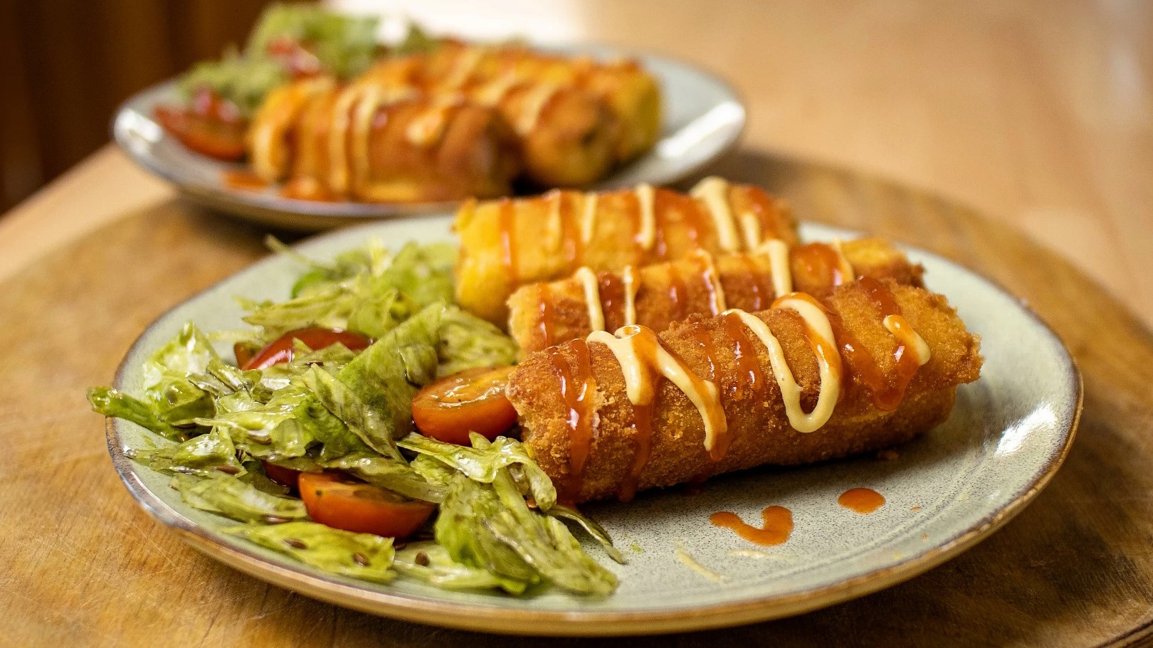 Proslulé rychlé občerstvení ve speciálním provedení: Domácími křupavými hot dogy uctíte i návštěvu