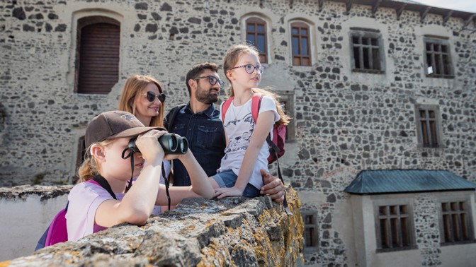 Naplánujte si s námi rodinný výlet. Máme pro vás tipy na zábavní parky, zoo i dobrodružné poznávání památek