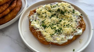 Lepší než z pouti: Tajemství dokonale křupavých domácích langošů
