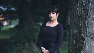 Profesionální svatební stylistka a vizážistka Lucie Cikrytová.
Profesionální svatební stylistka a vizážistka Lucie Cikrytová.