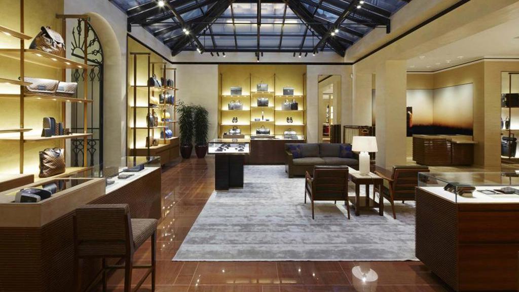 Luxusní nákupy: Nový a větší Louis Vuitton Luxusní nákupy: Nový a větší Louis Vuitton