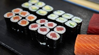 Domácí maki sushi snadno a rychle: Šéfkuchař Richard Tomáš ví, jak na to Domácí maki sushi snadno a rychle: Šéfkuchař Richard Tomáš ví, jak na to