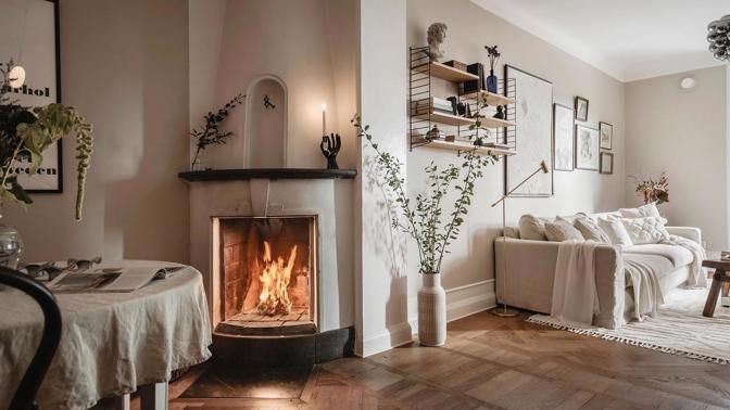 Starosvětská elegance s moderním duchem: Byt, kde otevřený oheň praská přímo v kuchyni Starosvětská elegance s moderním duchem: Byt, kde otevřený oheň praská přímo v kuchyni