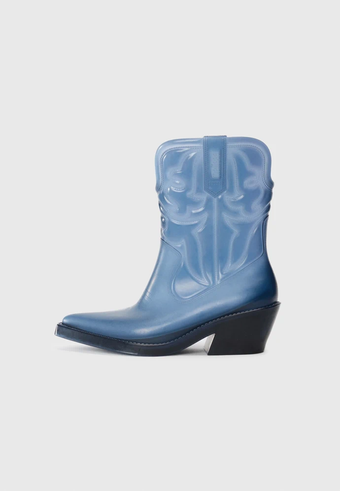 Melissa, 3720 Kč, zalando.cz