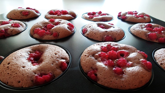 Malinové muffiny.