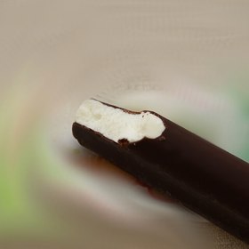 Nanuk Míša ukázal, že i jednoduchý recept může přežít desetiletí bez velkých změn. Pro mnoho lidí dodnes představuje chuť dětství, letních prázdnin a front před mrazicím boxem.