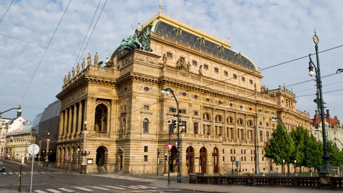 Činohra Národního divadla pořádá streamované debaty s názvem #kulturajenarod Činohra Národního divadla pořádá streamované debaty s názvem #kulturajenarod