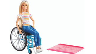 Ke hraní i osvětě! Nové panenky Barbie mají fyzické postižení