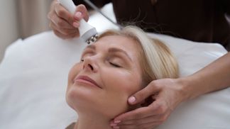 Zvažujete facelift nebo jiný kosmetický zákrok? Tady jsou 3 užitečné rady