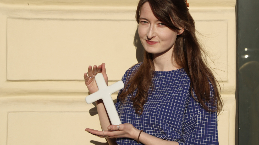 Kříž může být krásný a moderní: Klára Frídlová mění pohled na symbol křesťanství