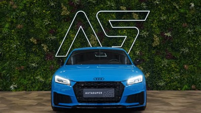 FOTO: O jedno z nabízených Audi přišel i Lukáš Chomát.