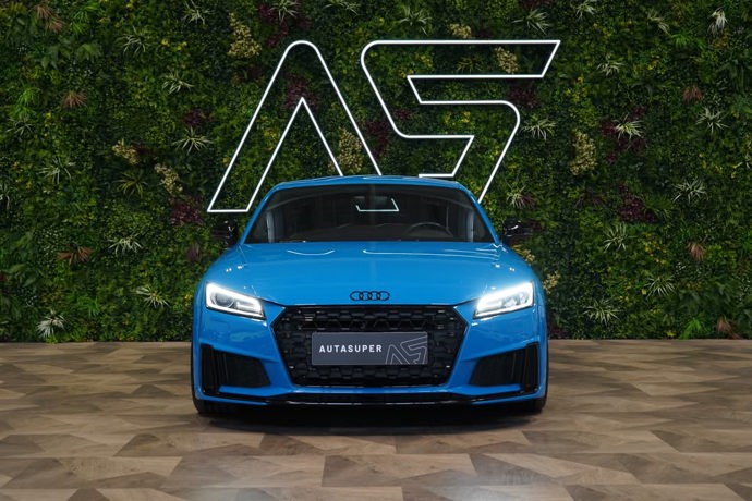 O jedno z nabízených Audi přišel i Lukáš Chomát.