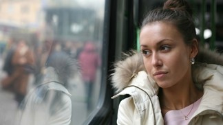 Dívka v autobusu