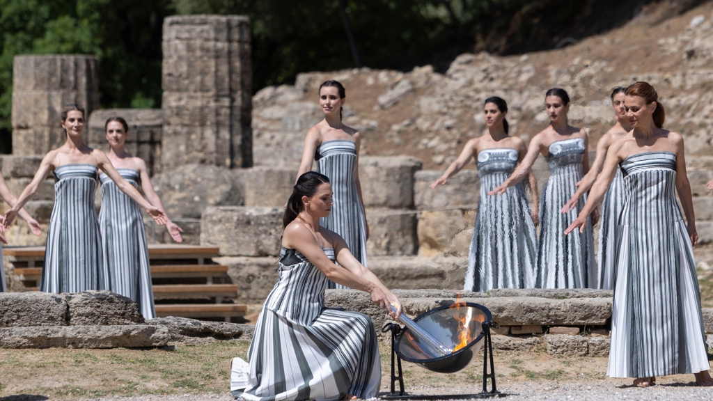 Žena s olympijskou pochodní Žena s olympijskou pochodní