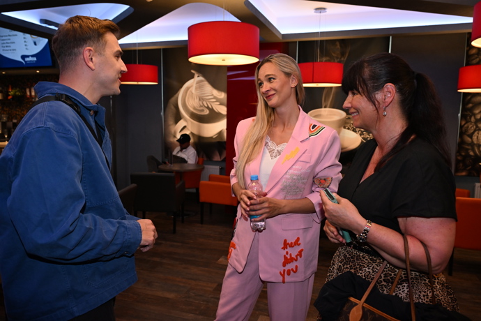 Barbora Mottlová a David Gránský si nenechali ujít poslední díl minisérie Leoš.