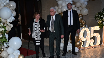 FOTO: Prezidentský pár odcházel s úsměvem.
