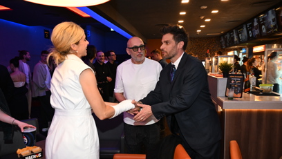 FOTO: Leoš Mareš s Leškem Wronkou a jeho paní Vendulou.
