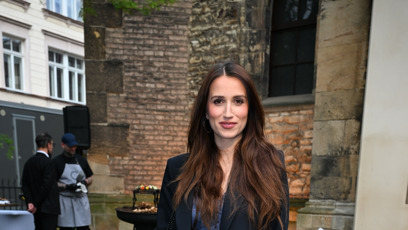 FOTO: Elizabeth Kopecká na otevření DEDON showroomu v Praze.