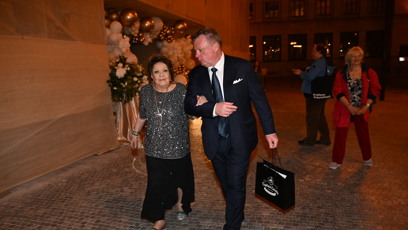 FOTO: Jiřina Bohdalová při odchodu.