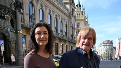 FOTO: Karel Vágner přijel i s dárkem.