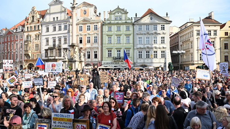 Demonstrace Milionu chvilek na Staroměstském náměstí.