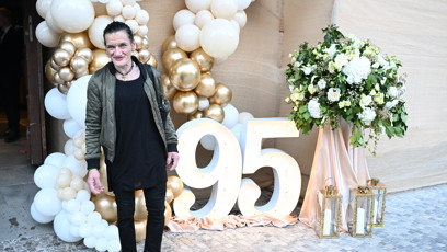 FOTO: Katka Bradáčová se vyfotila u vchodu do Hybernie, kde Jiřina Bohdalová slavila 95.
