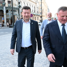 Okamura chce podle svých slov hledat úspory na několika frontách.