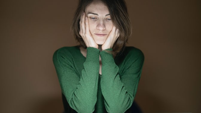 smutná žena