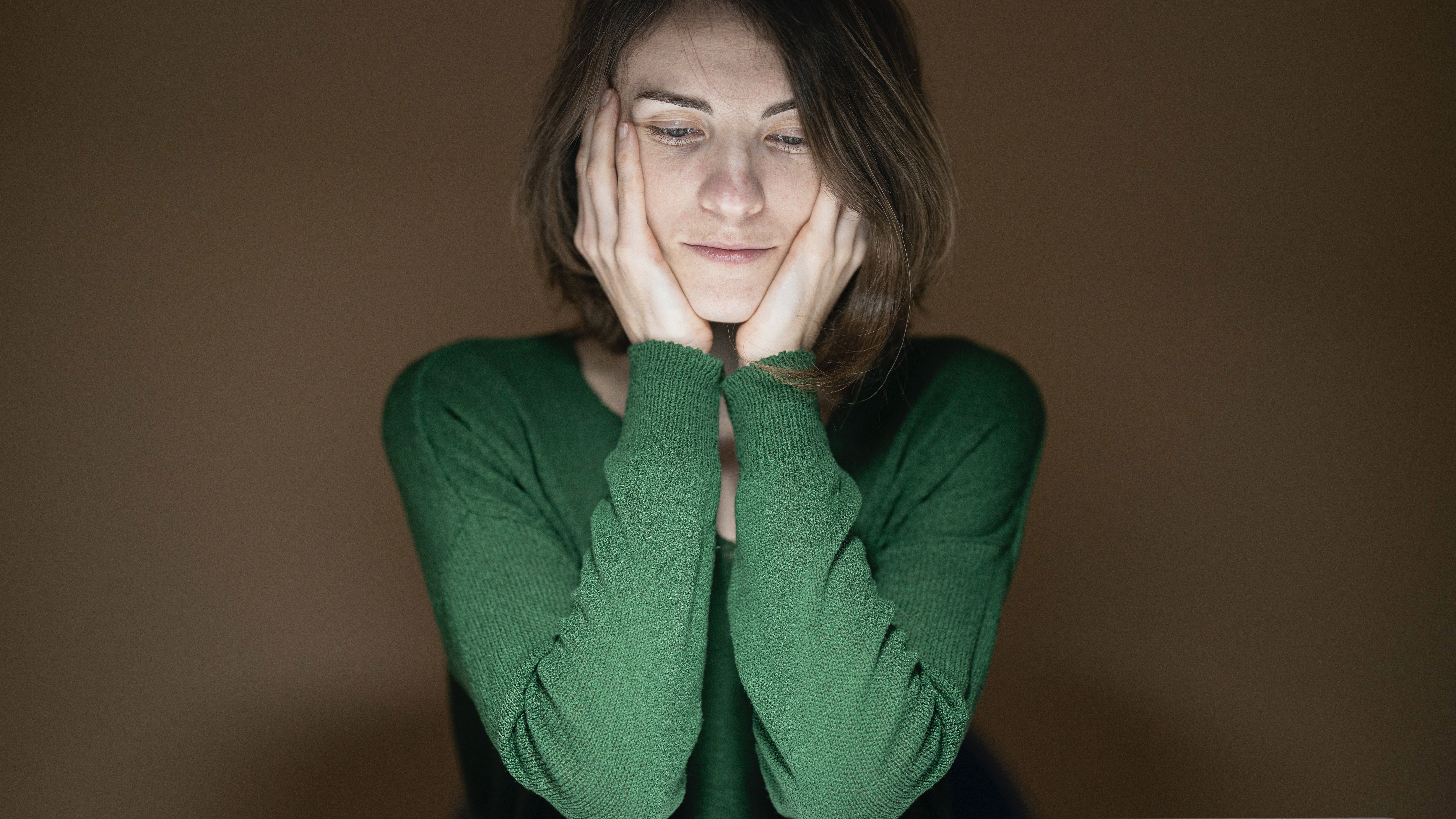 smutná žena