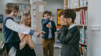 „Děti občas šikanují, protože se bojí, aby se samy nestaly oběťmi,“ říká psycholožka. Jak v takové situaci jednat?