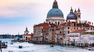 Italské Benátky zavádí vstupné pro jednodenní turisty