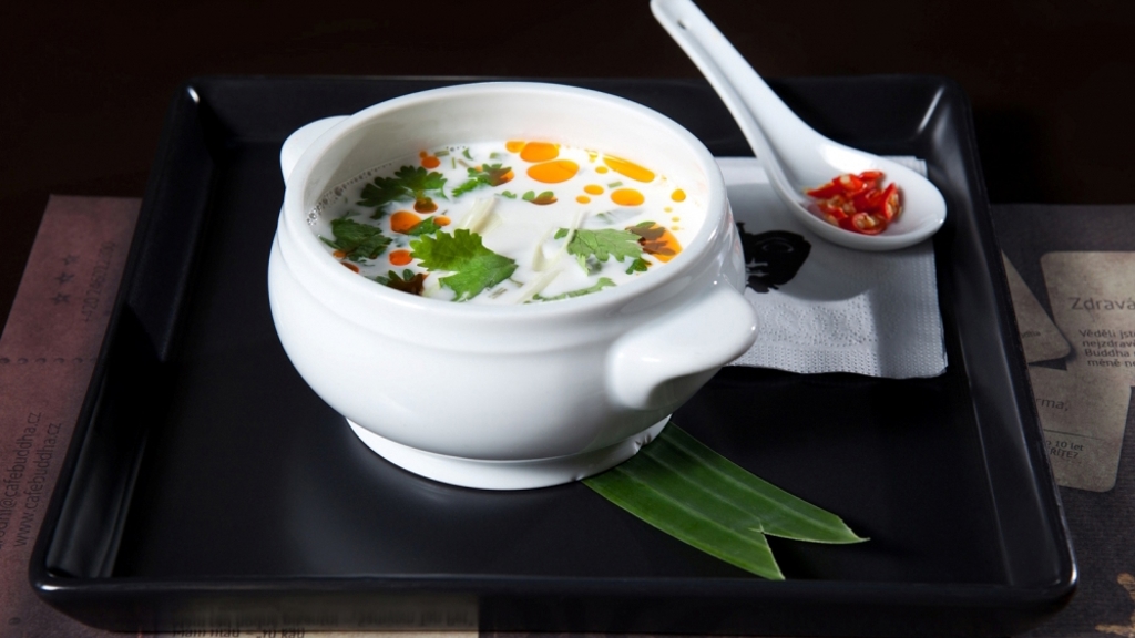 Polévka, která léčí duši i tělo: tom kha