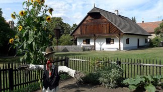 Staročeská chalupa ve skanzenu v Přerově nad Labem
Staročeská chalupa ve skanzenu v Přerově nad Labem