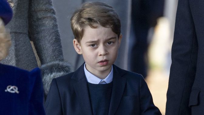 2019

Rozvážný princ George na Štědrý den v roce 2019. 
