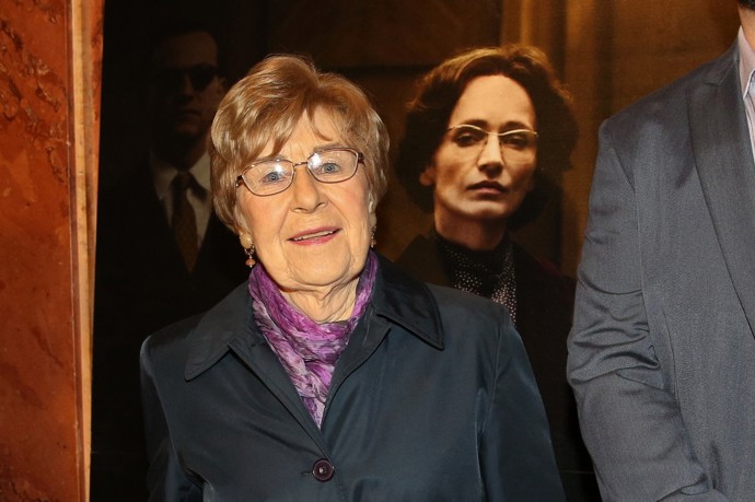 Jana Kánská nemohla před 76 lety maminku ani naposledy obejmout. Poslední slova Milady Horákové si přečetla až po 40 letech Jana Kánská nemohla před 76 lety maminku ani naposledy obejmout. Poslední slova Milady Horákové si přečetla až po 40 letech