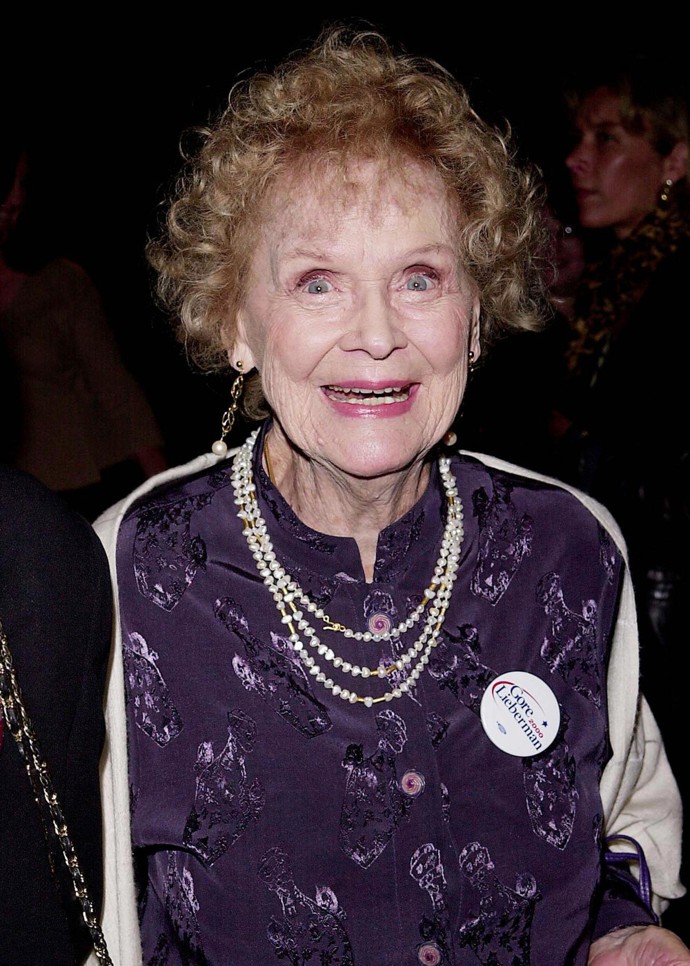 Stejného jubilea měla tu čest se dožít i herečka Gloria Stuart, které si ve filmovém Titaniku zahrála starší verzi hlavní hrdinky Rose. Zemřela 26. září 2010, tři měsíce po stých narozeninách.