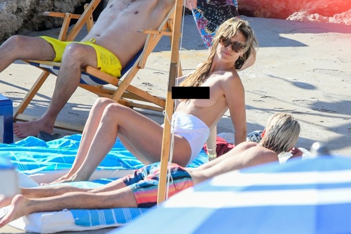 Heidi Klum se nahoty rozhodně nebojí.