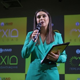 Yuliia Mendelová ostře kritizovala Zelenského v rozhovoru s Carlsonem.