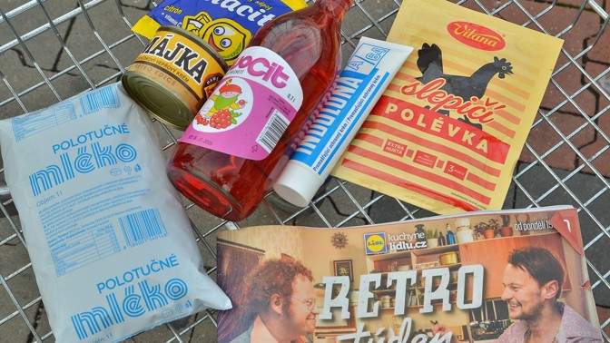 Některé retro dobroty se dají i dnes koupit v některých obchodních řetězcích.
