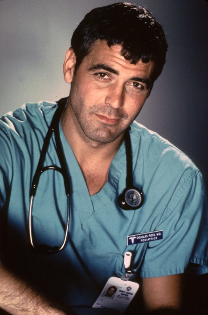 Takhle si George Clooneyho pamatují diváci seriálu Pohotovost z přelomu milénia. Účes na Caesara se pro něj v jednu dobu stal naprosto typickým.