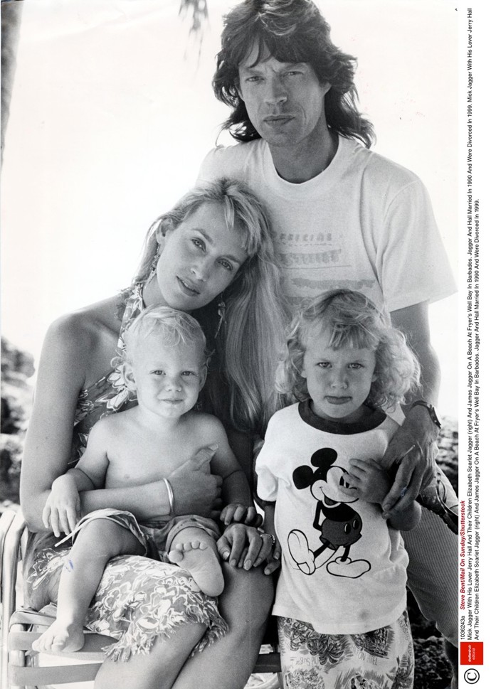 Mick, Jerry a jejich starší potomci - Lizzy a James - na snímku z roku 1987.